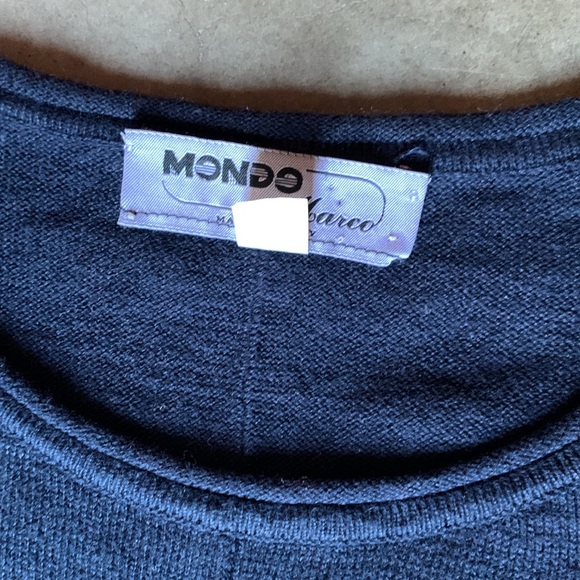 Mondo - Picture 2 of 2